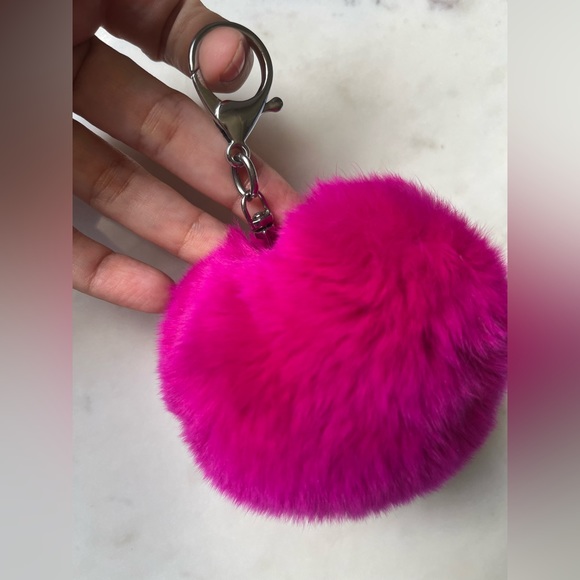 Beautiful and fun fuscia pompom bag charm - Picture 6 of 7
